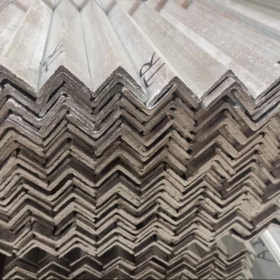 بخش های فولادی ساختاری A36 Q235B میله زاویه ای فولادی گالوانیزه گرم 50 * 50 * 5 * 6000mm