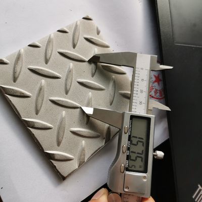 ورق شطرنجی ضد زنگ 304 Vastrap 5mm Astm A793 Rolled Floor Floor